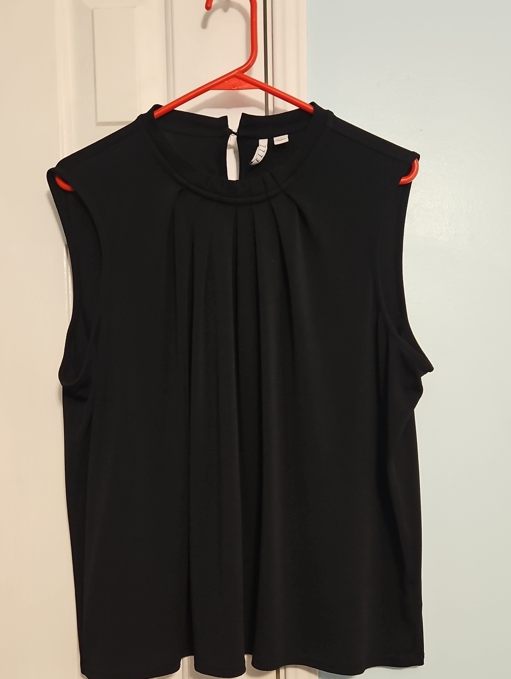Elle Black Sleeveless Pleated Mock-Neck Camisole